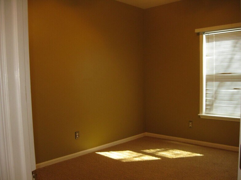 Building Photo - 5465 Derby Chase Ct