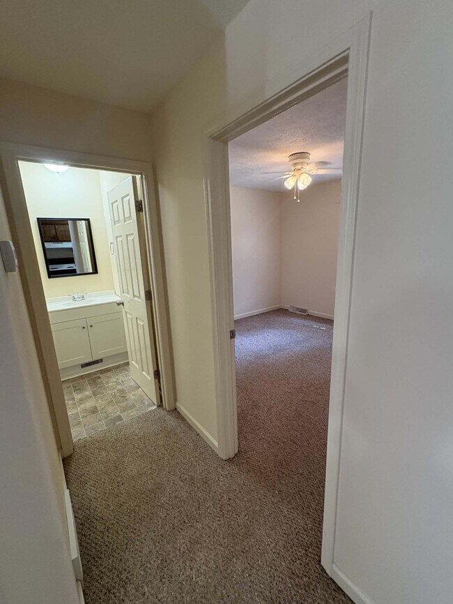 Building Photo - 1610 Flanigan Ct