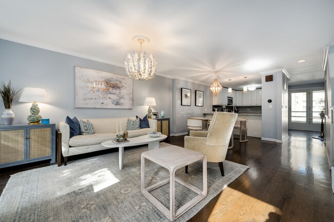 Building Photo - 2389 N Wayne Ave