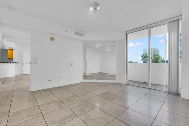 Building Photo - 2 bedroom in North Bay Village FL 33141