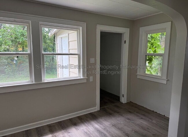 Building Photo - 2723 Lathrop Ave