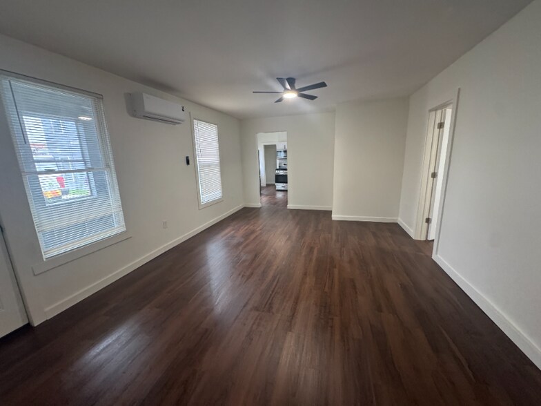 Building Photo - 577 6th Ave