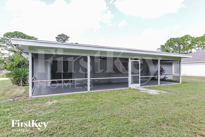 Building Photo - 3265 SW Escarole St