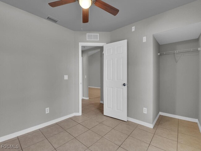 Building Photo - 801 Meadow Rd