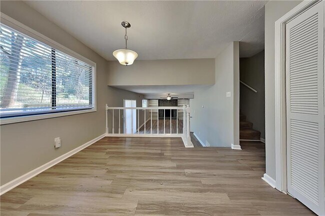 Building Photo - 3208 Aspen Cir SW