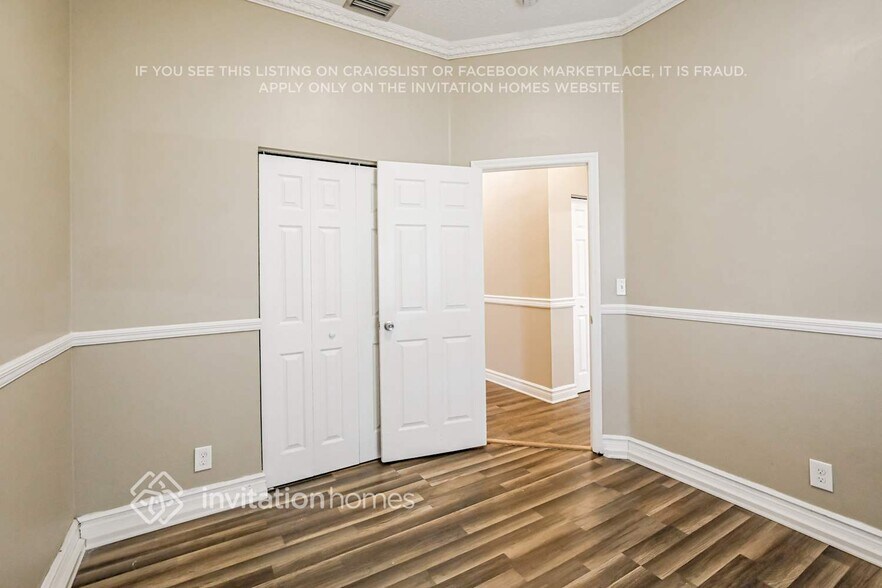 Building Photo - 6821 NW 28th Pl