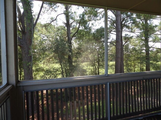 Building Photo - 4230 Pinehurst Cir