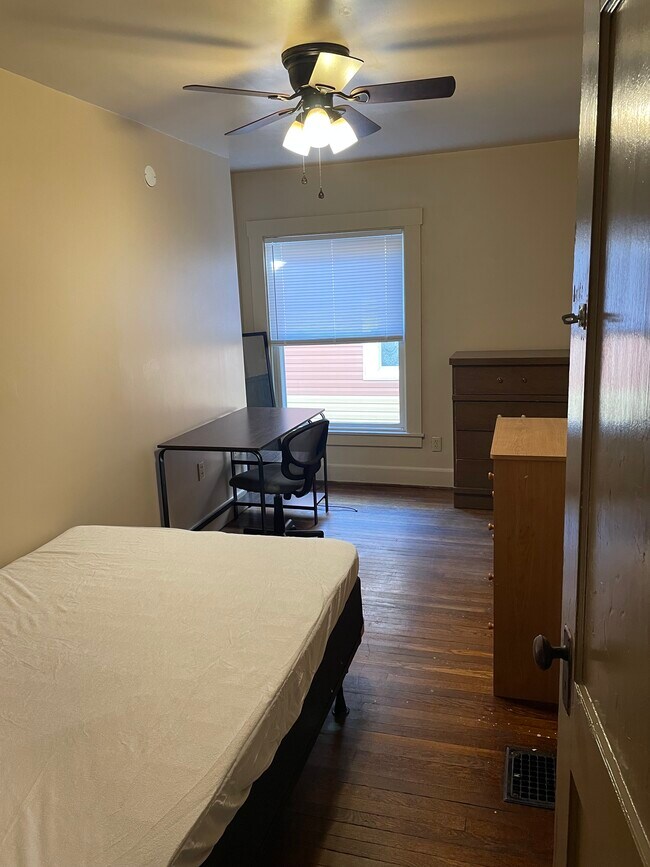 Bedroom 1 UP - 8 Park Pl