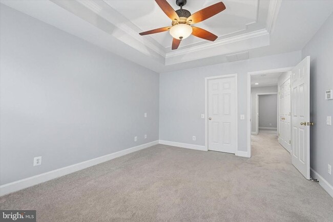 Building Photo - 2425 Huntington Park Dr