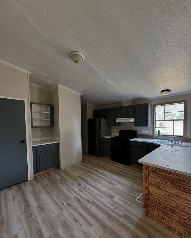 Building Photo - Cassville - 3 bedroom