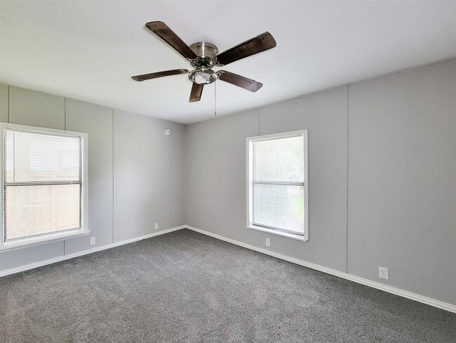 Building Photo - 111 Wisteria St