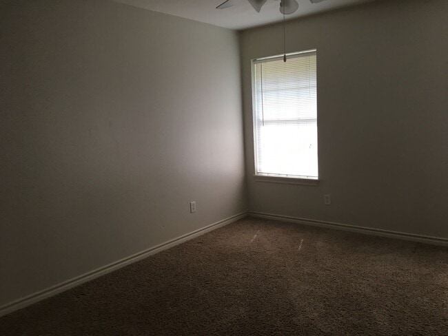 Building Photo - 2012 Seabiscuit