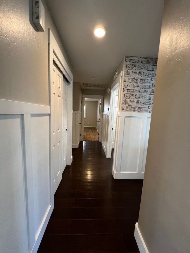 Building Photo - 13417 Cheyenne Mountain Dr