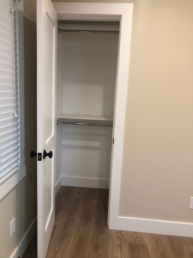 Building Photo - 2806 Ocean Dr