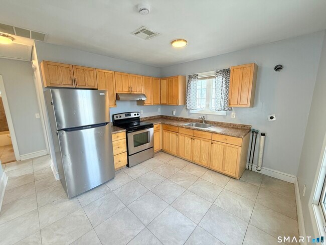 Building Photo - 31 Beecher Ave