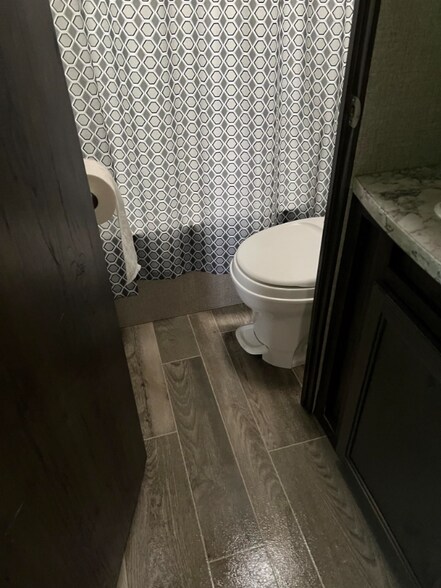 Building Photo - 930 County Rd 3390