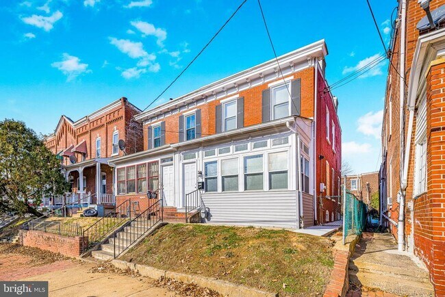 Building Photo - 2321 Tatnall St