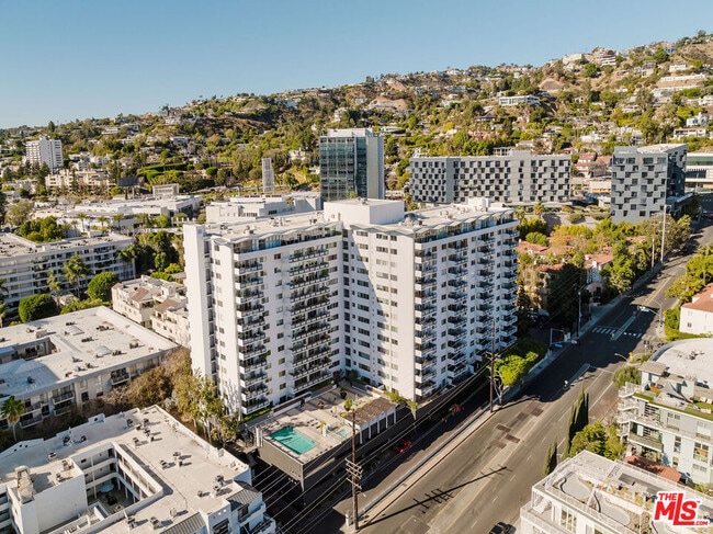 Building Photo - 1155 N La Cienega Blvd