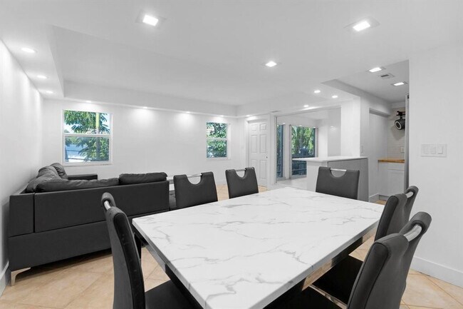 Building Photo - 1439 S Ocean Blvd