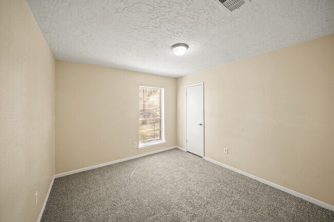 Building Photo - 10534 Huntington View Dr