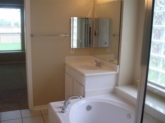 Building Photo - 14906 White Forge Ln