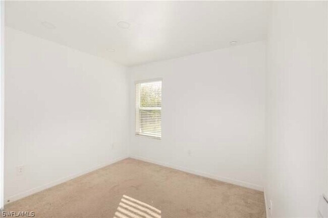 Building Photo - 2802 40th St SW
