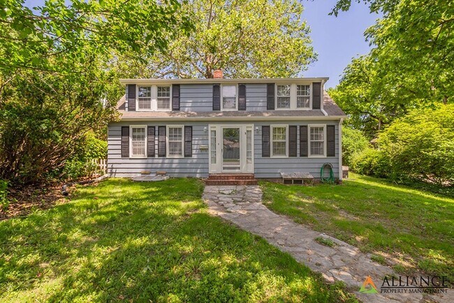 Primary Photo - Spacious home close to KSU Campus!