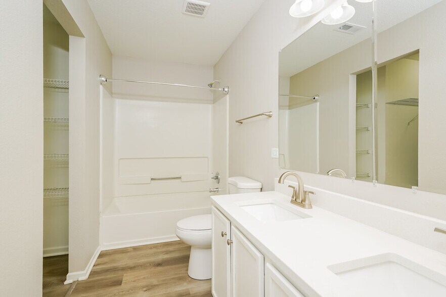 Building Photo - 968 Indigo Dr