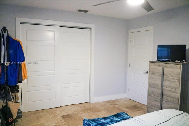 Building Photo - 4725 SW 109th Terrace