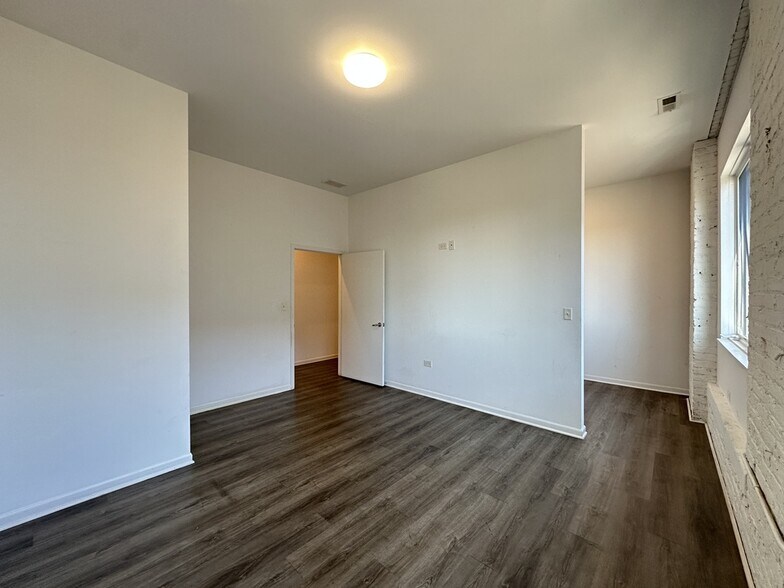 Building Photo - 2550 S Wabash Ave