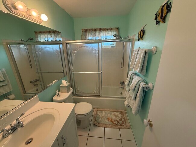 Building Photo - 701 Barcelona Ave