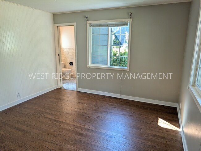 Building Photo - 4884 Lamont Way