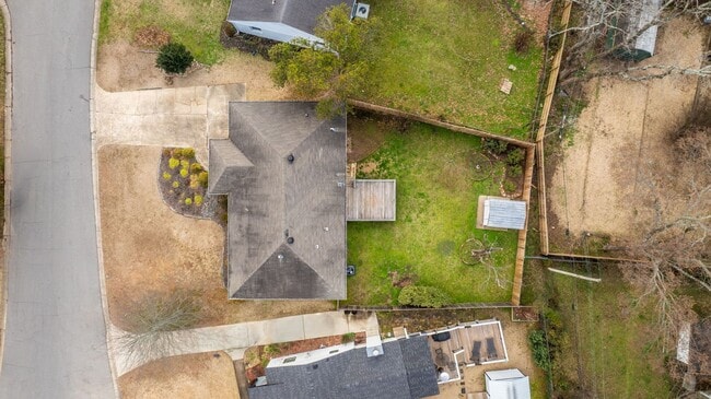 Building Photo - 2420 Durwood-