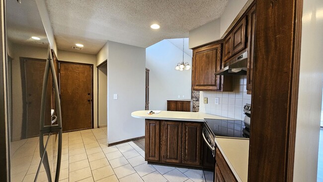 Building Photo - 2 Bedroom, 2 Bathroom with a Prime Location!