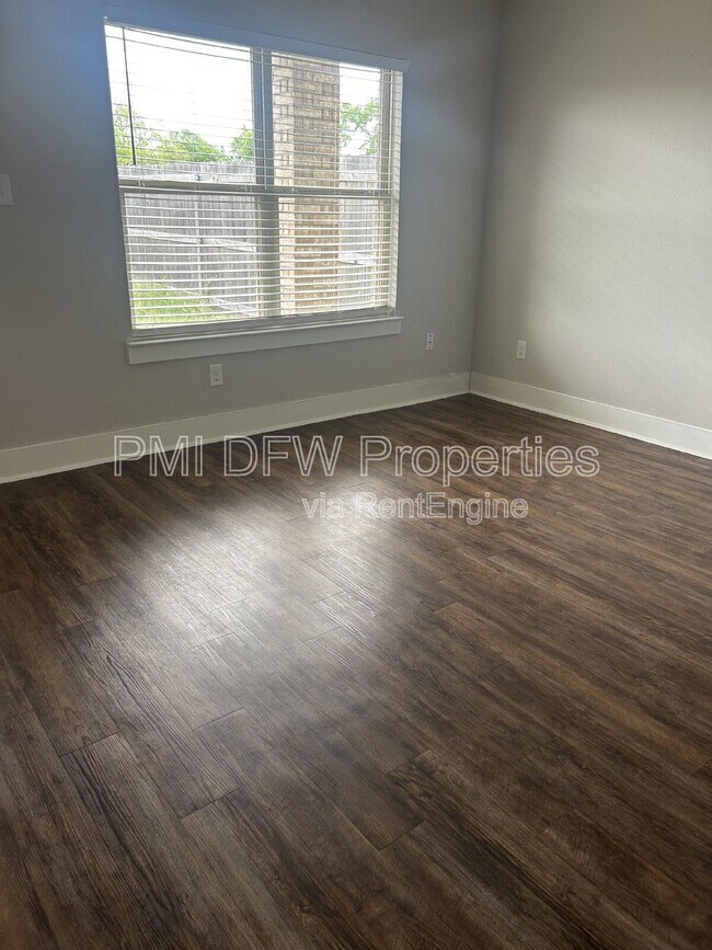 Building Photo - 212 Stone Cir