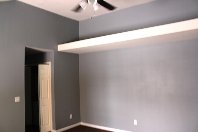 Building Photo - 3688 Laredo Dr
