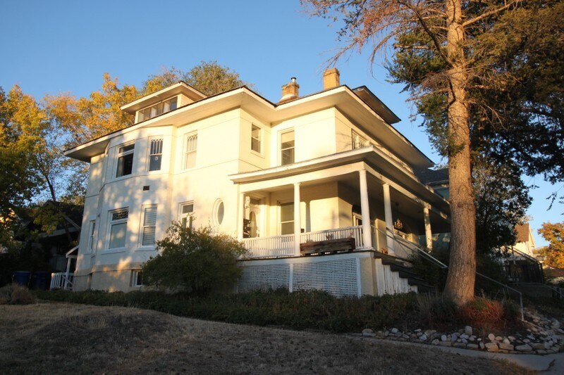 Building Photo - 851 E 3rd Ave