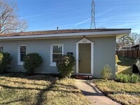 Building Photo - 2203 Highland St