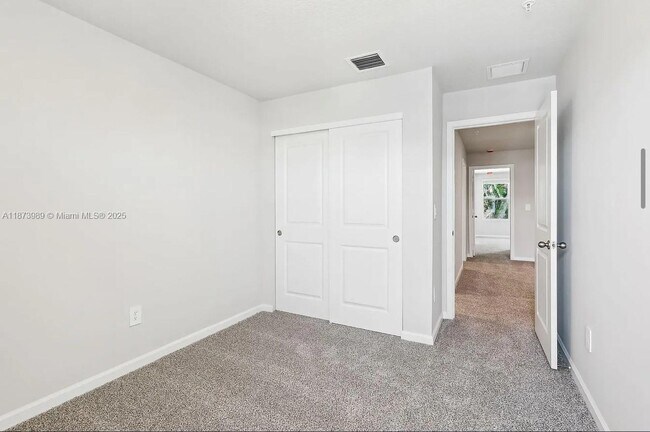 Building Photo - 478 Salisbury Cir