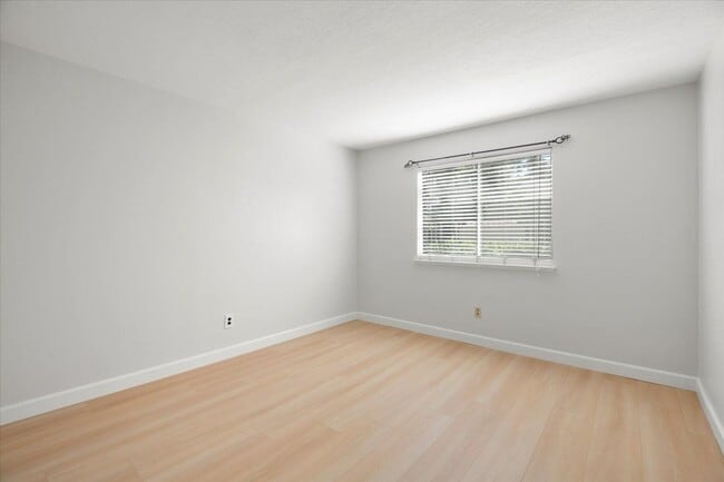 Building Photo - 1446 Chateau Common