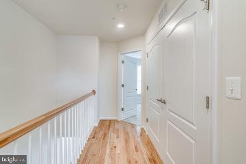 Building Photo - 612 Totten Pl NE