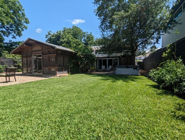 Building Photo - Remodeled Home Next To Zilker Park - 3 BR / 2 BA