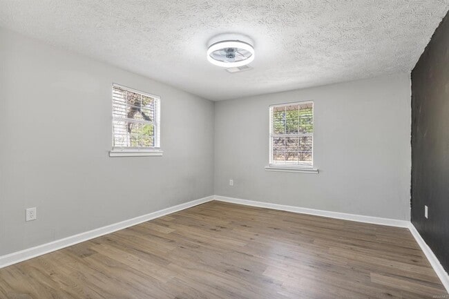 Building Photo - 1216 Old Rdg Rd E