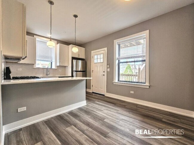 Primary Photo - 2 bedroom in CHICAGO IL 60613