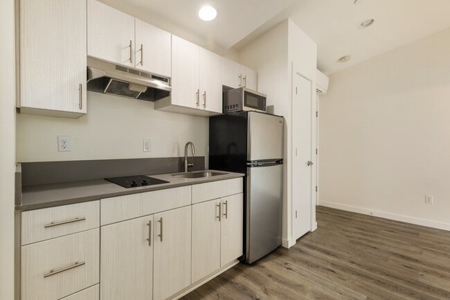 Building Photo - Modern Apartments in Prime Queen Anne Loca...