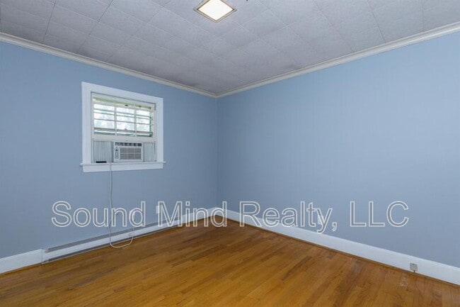 Building Photo - 207 S Alston St