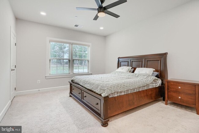 Building Photo - 7123 Starmount Ct