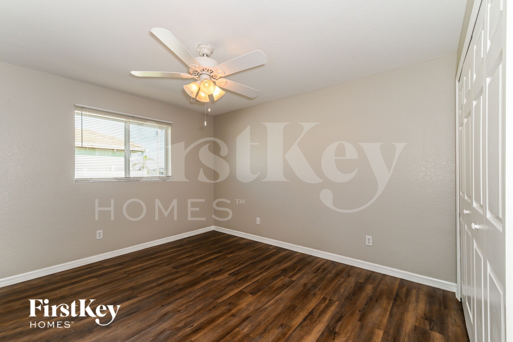 Building Photo - 904 NW 8th Pl