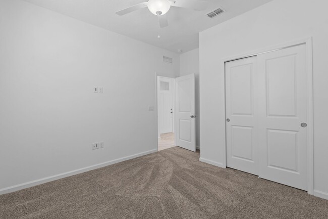 Building Photo - PET FRIENDLY! Experience Comfortable Livin...