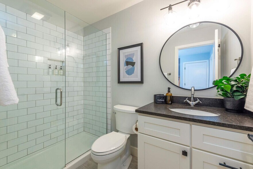 Building Photo - 962 Riceville Rd